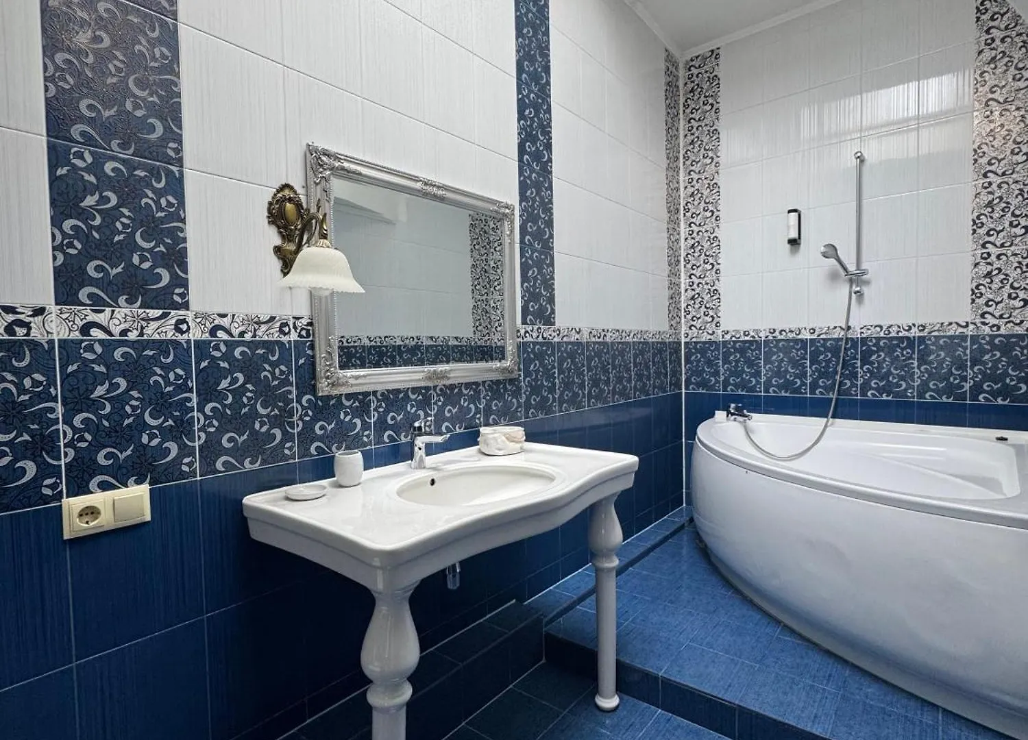 Hotel Plazma Lwów 3*,  Ukraina
