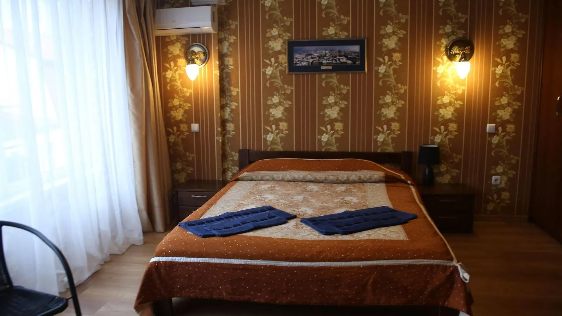 Traditional Old Town Angel Hotel Львов