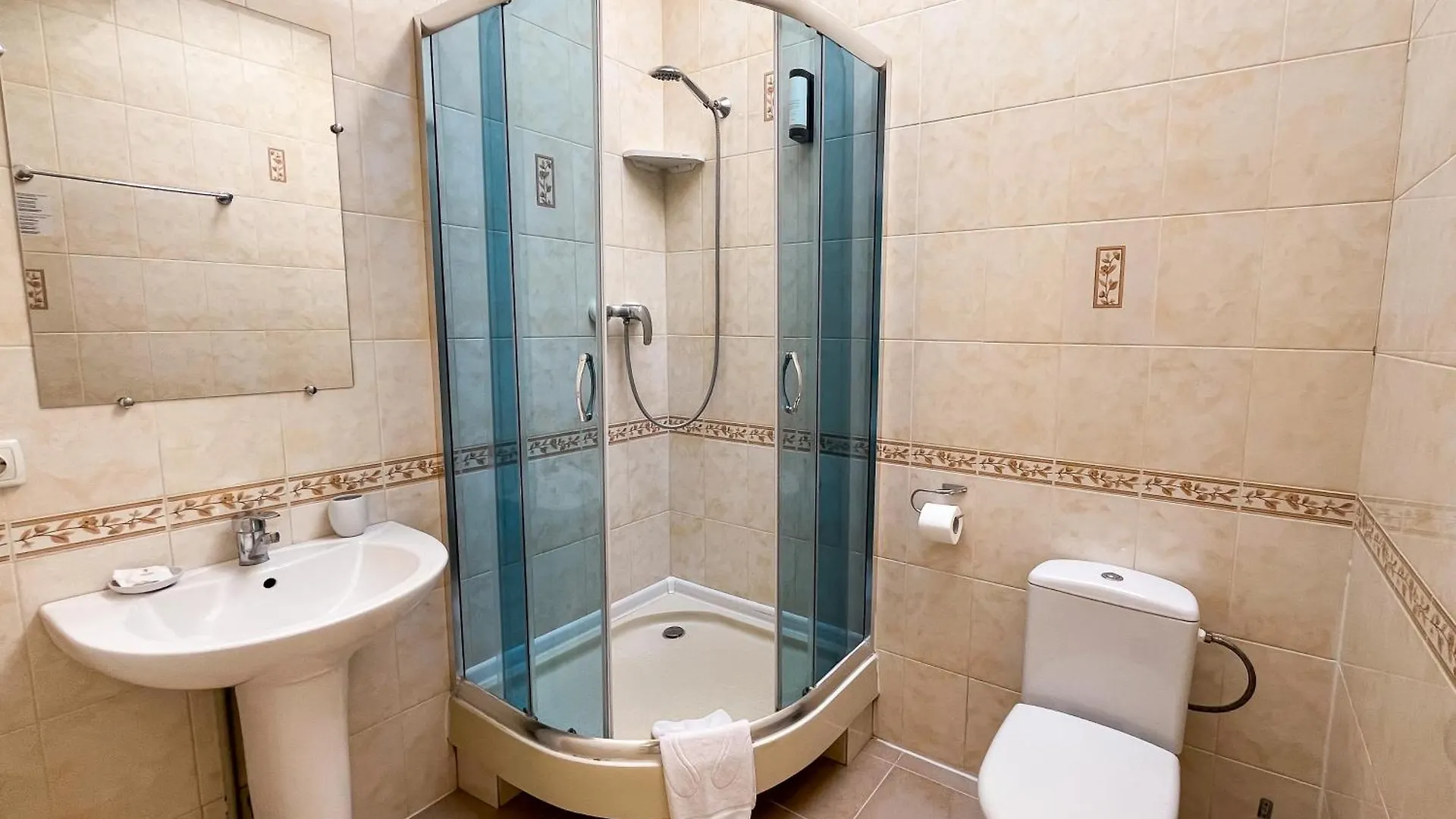 Traditional Old Town Angel Hotel Львов